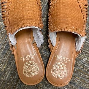 manindie pointed toe mule vince camuto